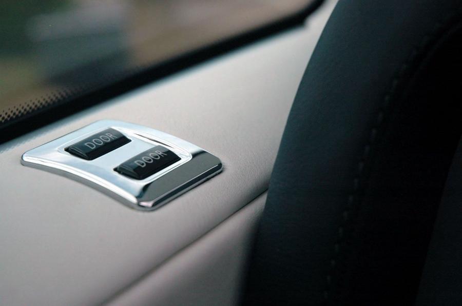  Rolls-Royce Phantom Coupe 2008 года  (фото 23 из 134)